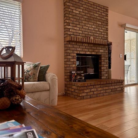 Golden Saddle Suite With Tv And Private Bathroom هيميت المظهر الخارجي الصورة