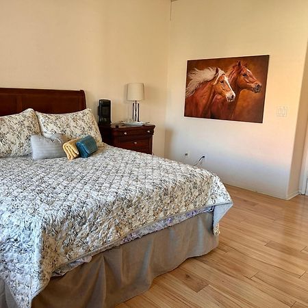 Golden Saddle Suite With Tv And Private Bathroom هيميت المظهر الخارجي الصورة