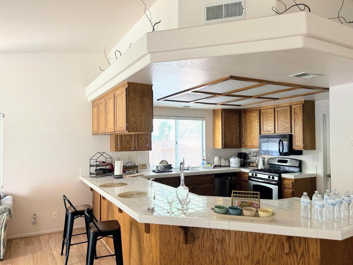 Golden Saddle Suite With Tv And Private Bathroom هيميت المظهر الخارجي الصورة