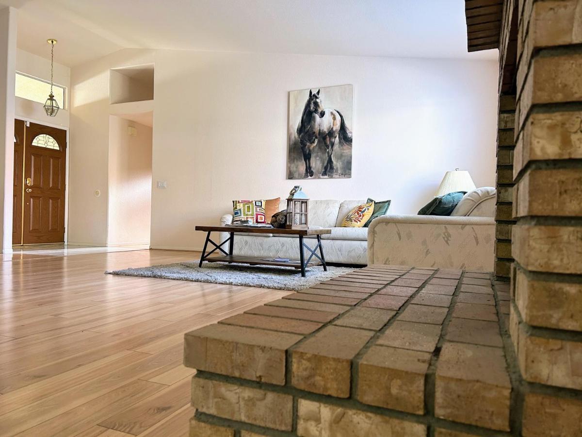 Golden Saddle Suite With Tv And Private Bathroom هيميت المظهر الخارجي الصورة
